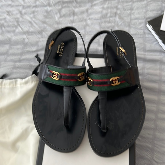 Gucci Sandals - Picture 1 of 3